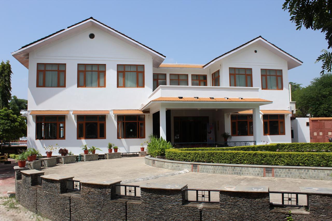 Amantra Shilpi Resort & Spa Udaipur Exterior photo